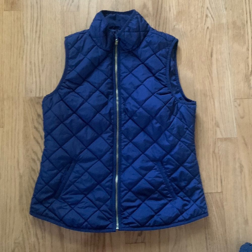 Old Navy quilted puffer vest
